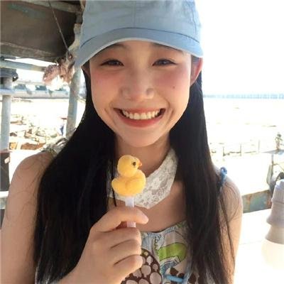 魕